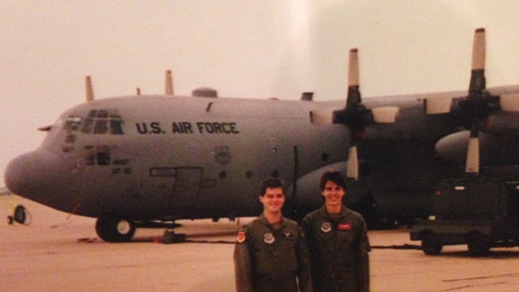 Joel and Shelley met while working in the U.S. Air Force. (@luvpilots/Instagram)