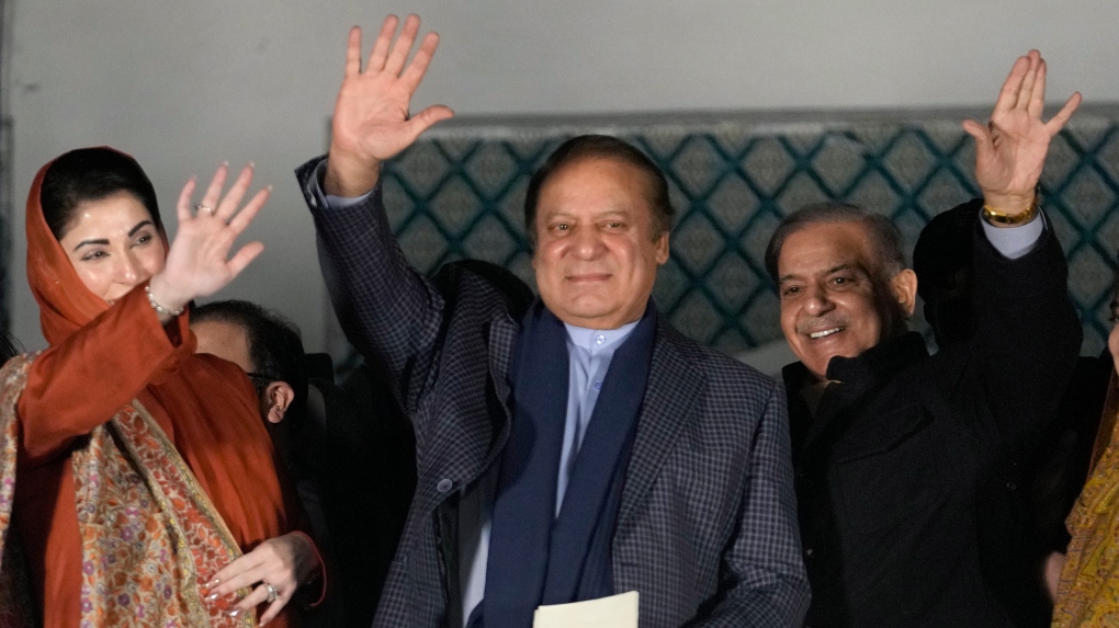 Pakistan ex-PM Nawaz Sharif claims poll win, seeks coalition | CTV News