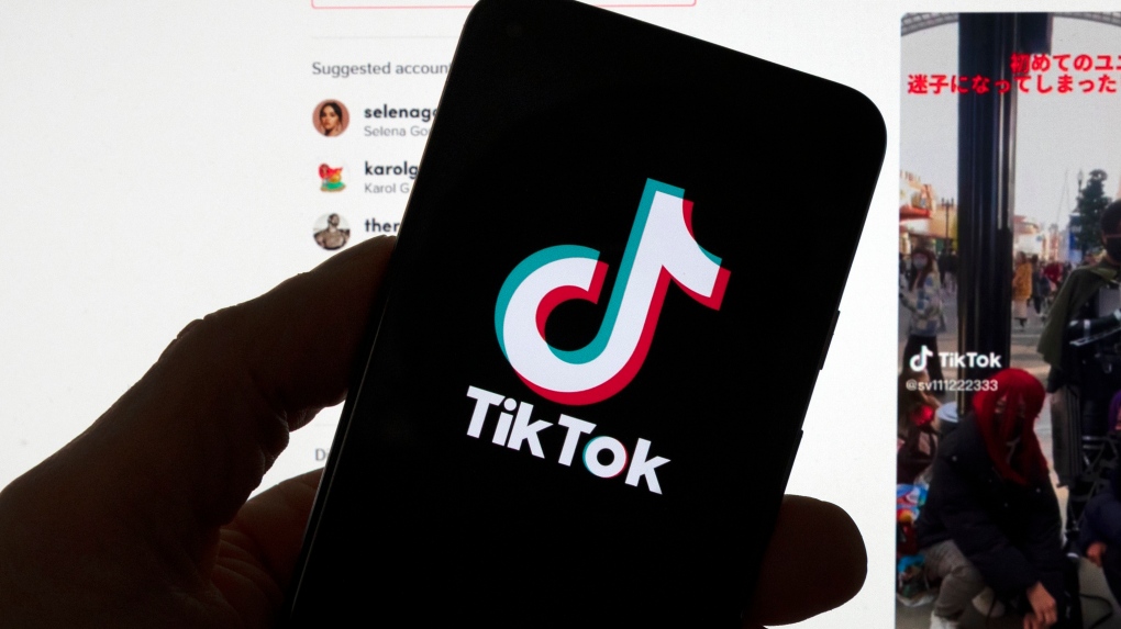 What is the TikTok 'chroming' trend?