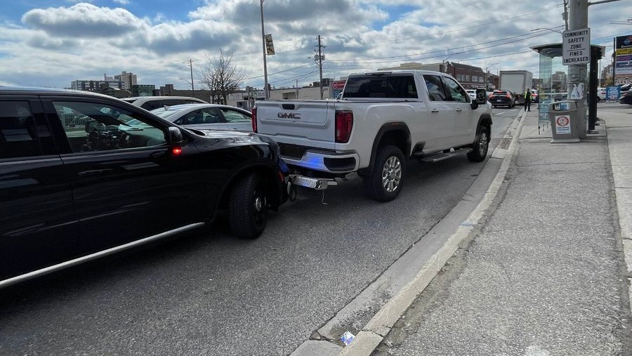 Ontario tow truck driver caught going 100 km/h over speed limit
