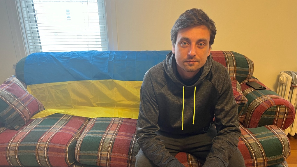 Ukrainiec, który nie ma dokąd pójść, zostaje okradziony na lotnisku w Toronto