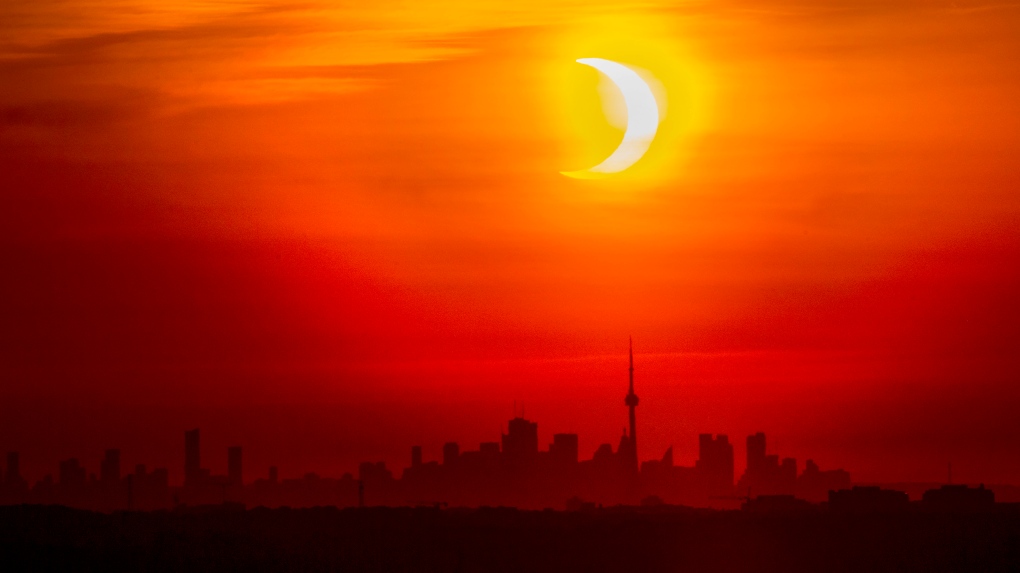 Total eclipse promises celestial show with streamers, loops and a possible comet