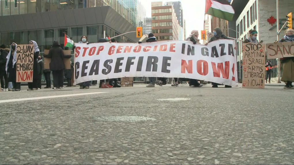 Pro-Palestijnse protesten sloten maandagochtend delen van het centrum van Ottawa af
