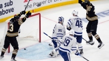 Matthews scores winner in the third, Maple Leafs down Bruins 3-2 to even series 1-1