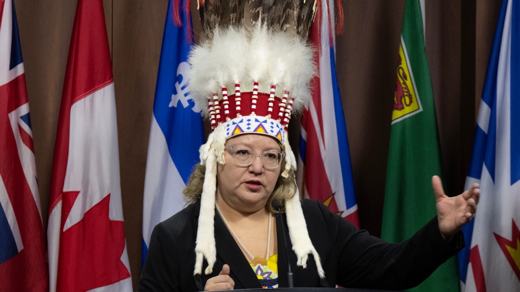 Minister ‘outraged’ after AFN national chief’s headdress taken from Air Canada cabin