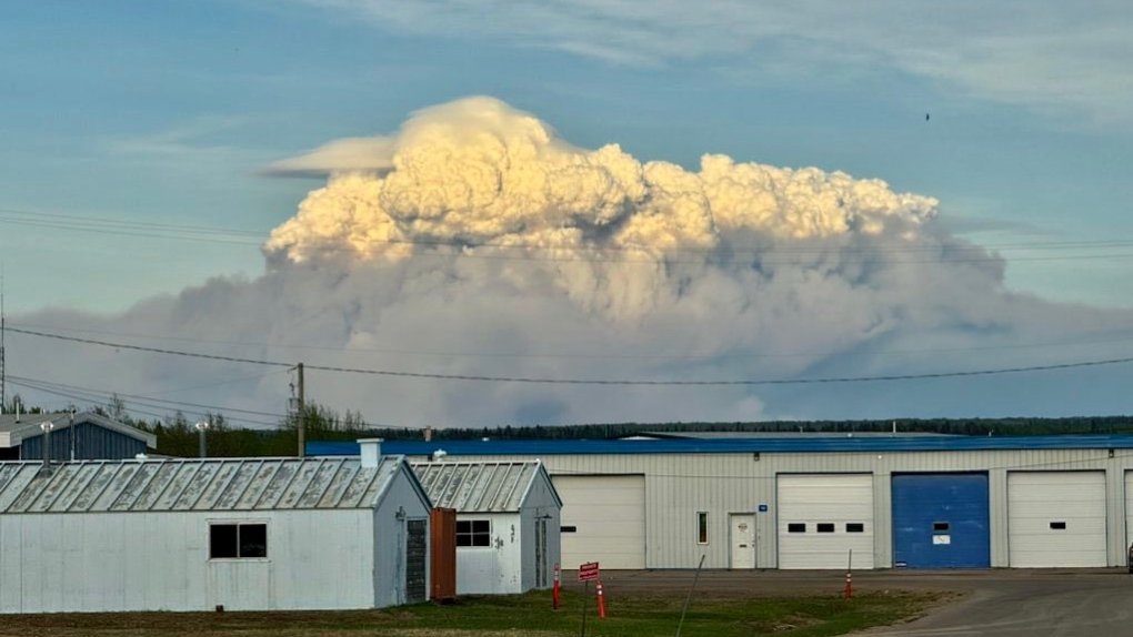Town of Fort Nelson, B.C., ordered to evacuate due to wildfire