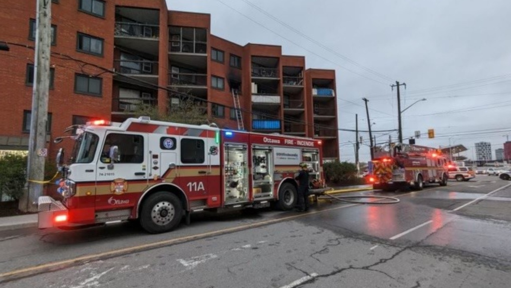 Woman in critical condition, 2 pets dead after apartment fire near Lebreton Flats