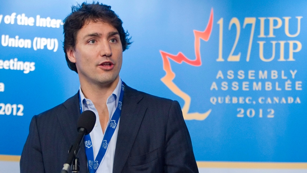 Justin Trudeau takes on PQ's language laws 