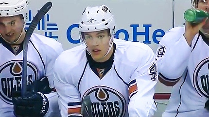 Oilers' Hall scores 1st NHL goal, but 