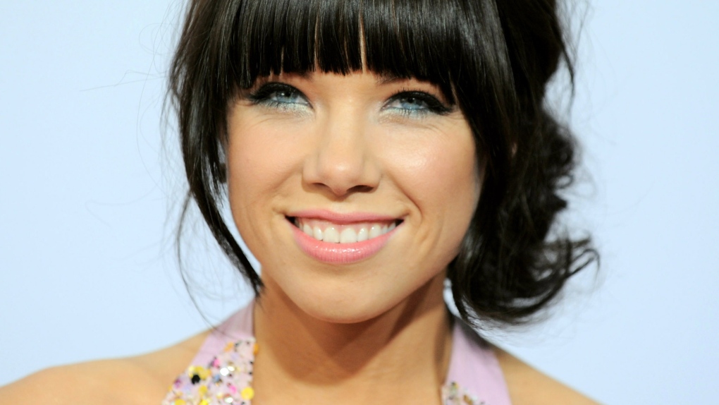 Carly Rae Jepsen S Call Me Maybe Passes One Billion Views On Youtube Ctv News