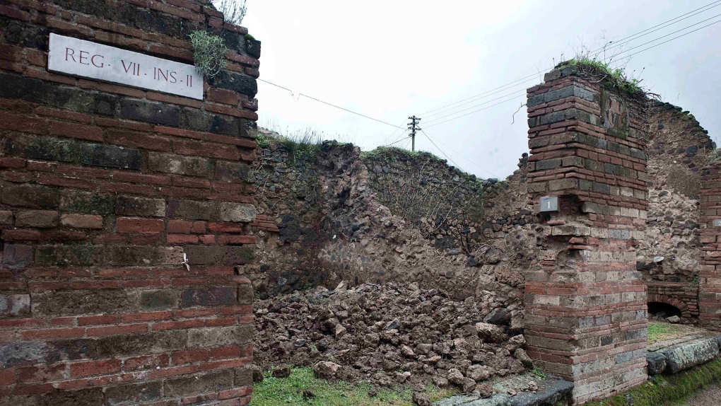 Pompeii wall collapse