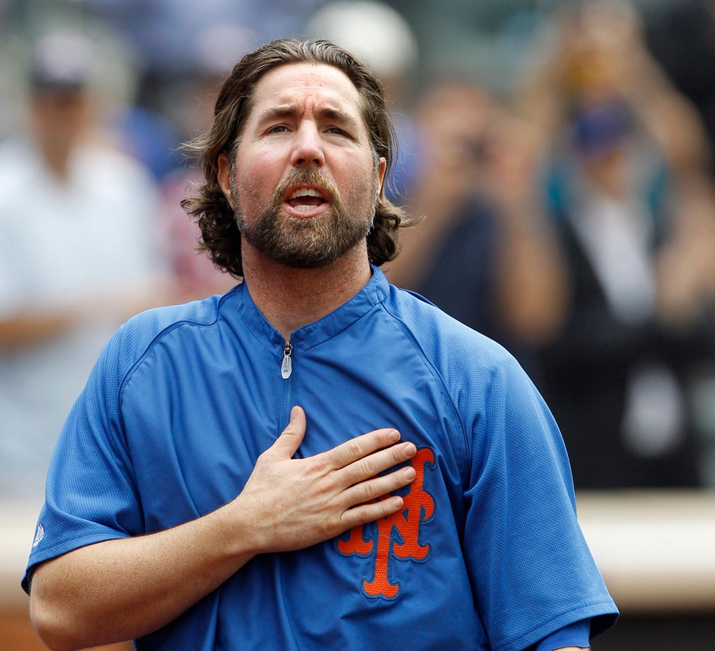 R.A. Dickey could be taking his knuckleball north as Toronto Blue Jays loom  as NY Mets look to move Cy Young winner – New York Daily News