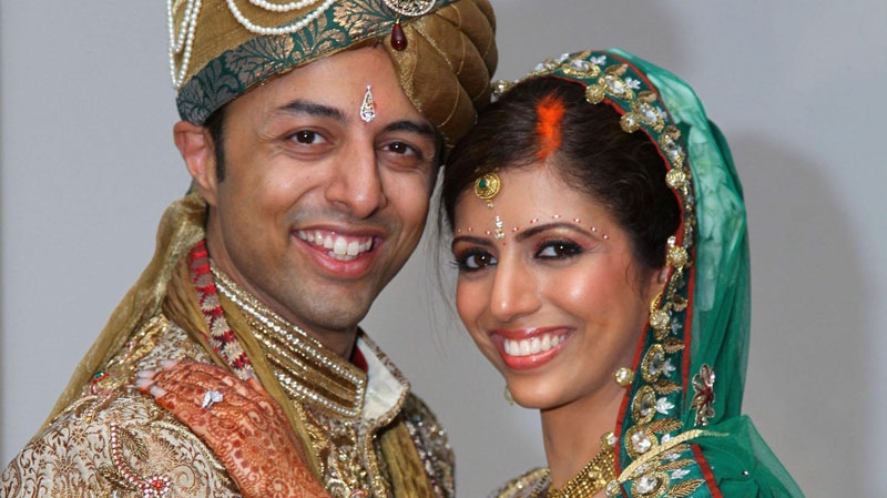 Undated handout photo of Shrien Dewani and Anni Dewani (right) made available by the Bristol Evening Post.  (AP / Bristol Evening Post via PA ) 