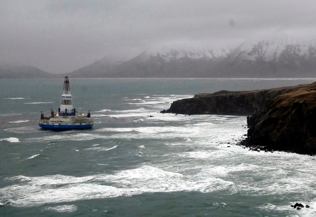 Oil rig to be pulled off Alaska island