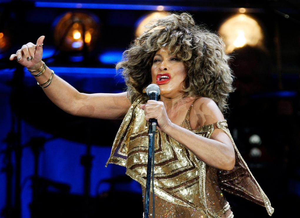 Tina Turner to become Swiss citizen