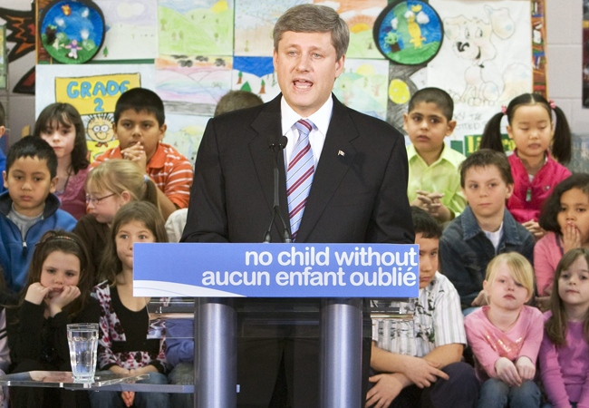 Prime Minister Stephen Harper speaks at a school in London, Ont. on Wednesday, March 19, 2008. (Frank Gunn / THE CANADIAN PRESS)
