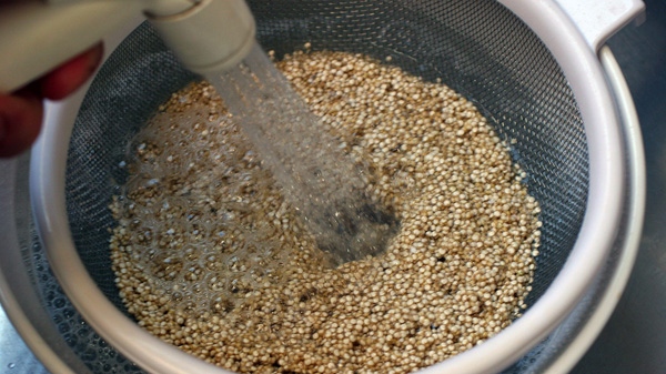 Quinoa is well rinsed in cold water in this March 19, 2007 photo. (AP Photo/Larry Crowe)