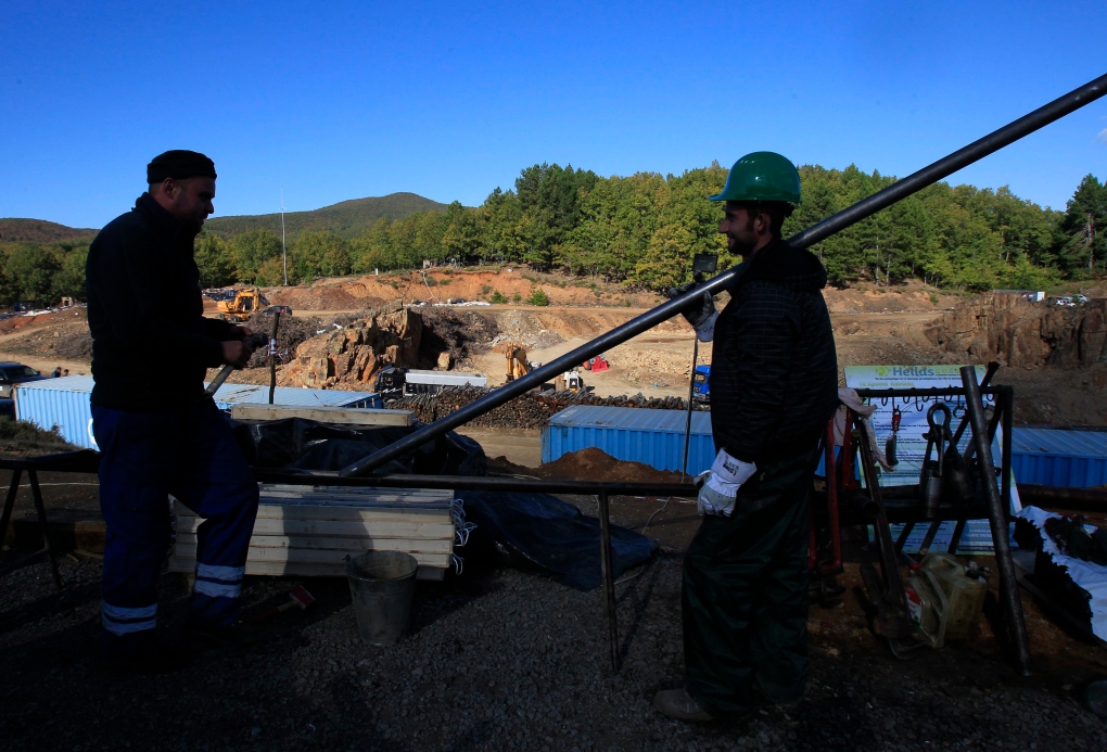 Masked attackers raid Greek gold mine