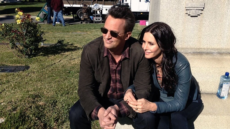 Courtney Cox and Matthew Perry reunite for 'Go On'