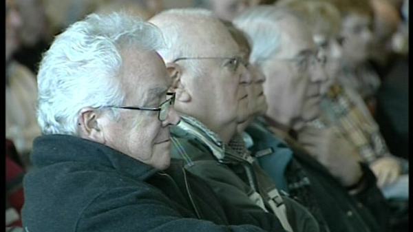 Nortel pensioners attend a meeting in LaSalle (Jan. 25, 2011)