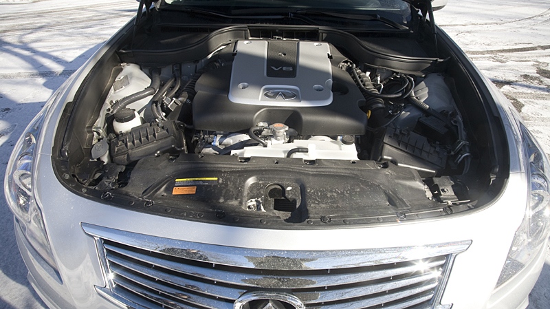 The Infiniti G25 has a 2.5 Litre V6 engine, teamed up with a 7-Speed Automatic Transmission.