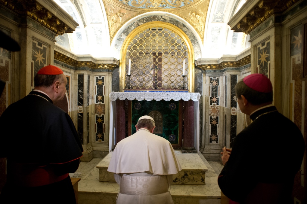 Pope Francis visits St. Peter burial site