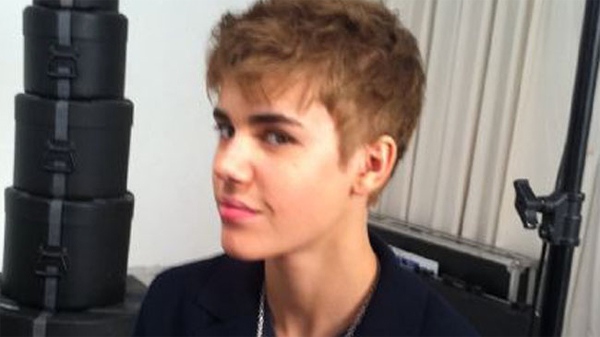 Justin Bieber shows off his new hair cut.
