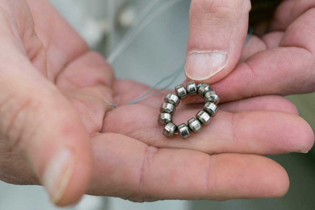 Bracelet-like device used to treat heartburn