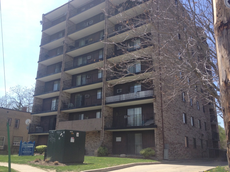 Police seized drugs and guns from this apartment building in the 3100 block of Peter Street in Windsor, Ont. (Rich Garton / CTV Windsor)