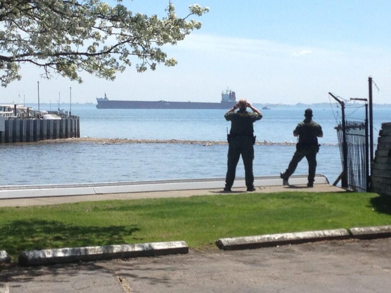 U.S. Border Patrol Agents keep a close eye on grounded freighter near Grosse Pointe, Mich., on May 8, 2013. (Christie Bezaire / CTV Windsor) 