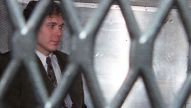 Paul Bernardo arrives at the provincial courthouse in Toronto, on Nov.3, 1995. (Frank Gunn / THE CANADIAN PRESS)