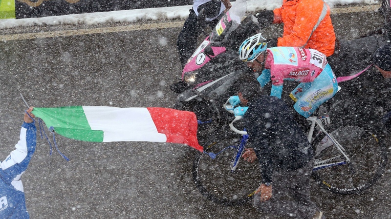 Nibali wins stage in Giro d'Italia