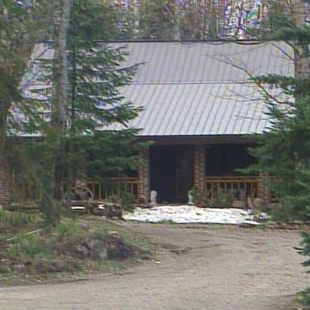 Police say the missing lion belongs to a man who lives in this home on a native reserve near Maniwaki, Que.