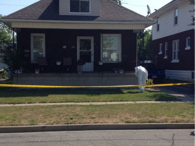 Windsor police investigate a fatal stabbing on Oak Avenue in Windsor, Ont., on July 13. (Gina Chung / CTV Windsor) 