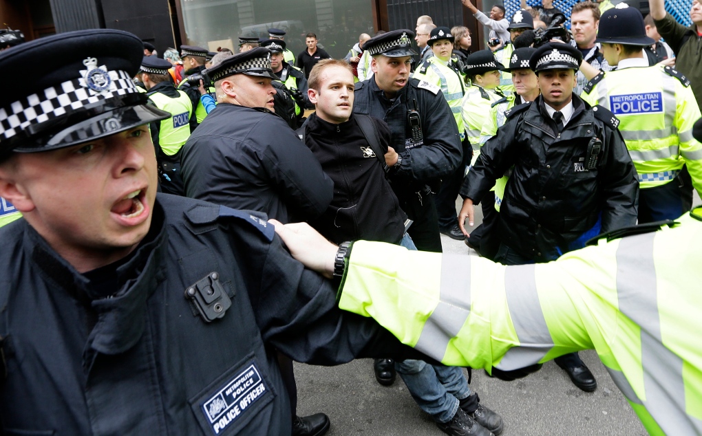 G8 protesters clash with police in London