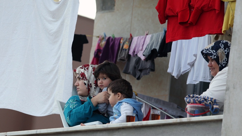 73 Syrian families seek refuge in Turkey
