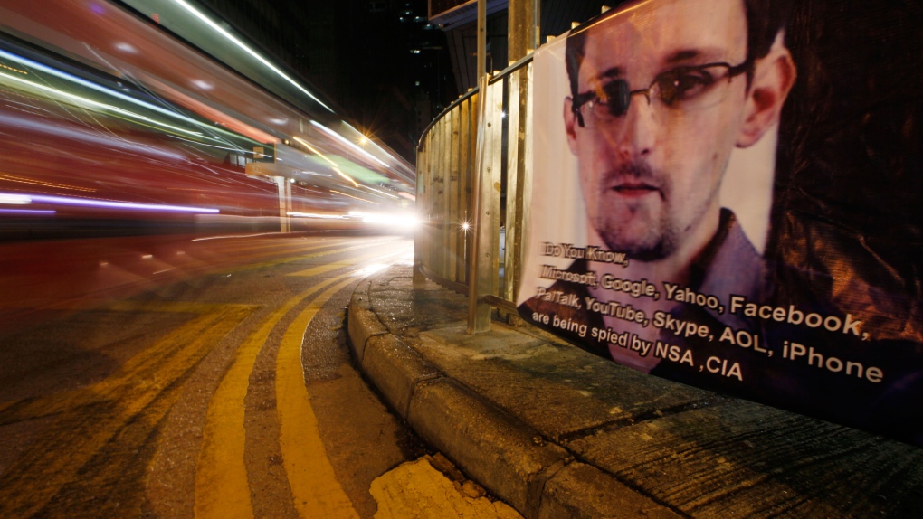 Plane waiting in Hong Kong to bring Edward Snowden to Iceland: businessman