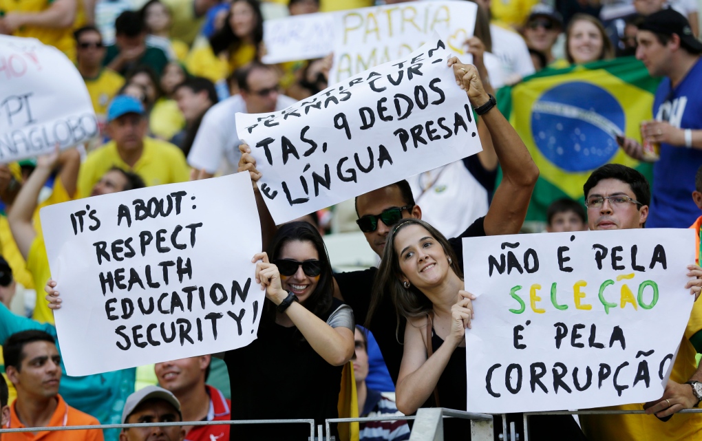 Brazilian protesters get support from soccer team