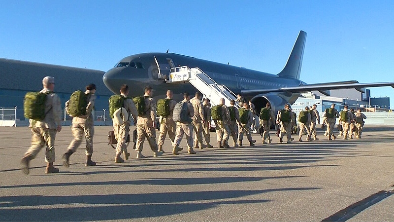 CFB Edmonton soldiers departing