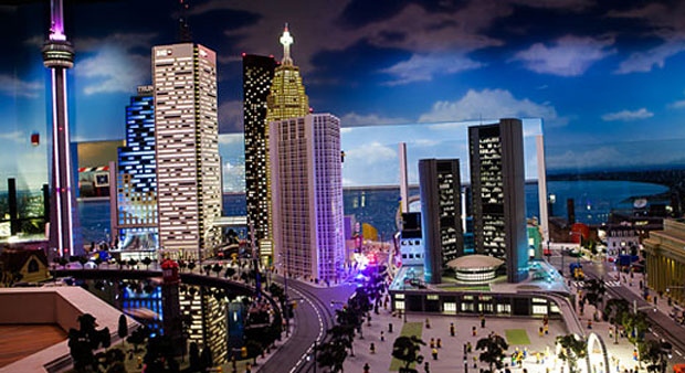 The Toronto skyline is shown in this image courtesy of legolanddiscoverycentre.ca