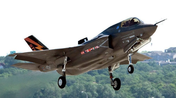 A Lockheed Martin F-35 Joint Strike Fighter is shown in this undated handout photo. A U.S. defence analyst says Canada's new fleet of stealth jet fighters will cost almost double what the Conservative government is projecting. (Lockheed Martin / THE CANADIAN PRESS)