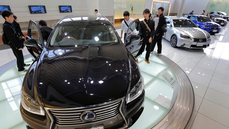 Toyota stays top selling automaker