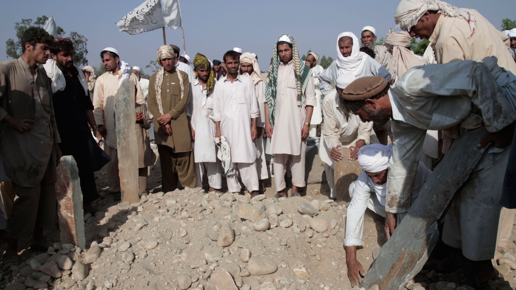 Bomb hidden in Afghanistan cemetery 