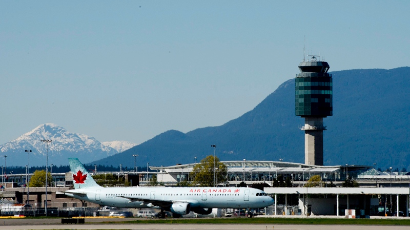 Tentative deal reached in YVR airport workers