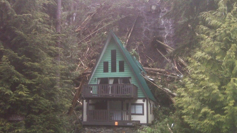A landslide in the Fraser Valley has destroyed three homes. May 27, 2011. (CTV)
