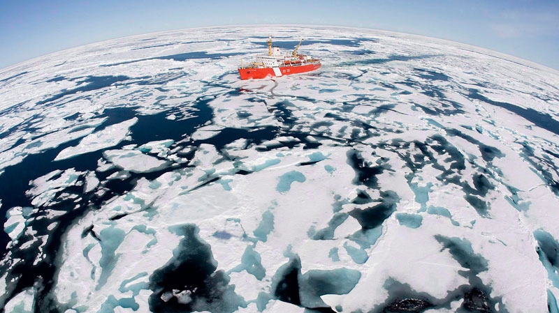 The Canadian Coast Guard icebreaker Louis S. St-Laurent makes its way through the ice in Baffin Bay, on July 10, 2008. (Jonathan Hayward / THE CANADIAN PRESS)