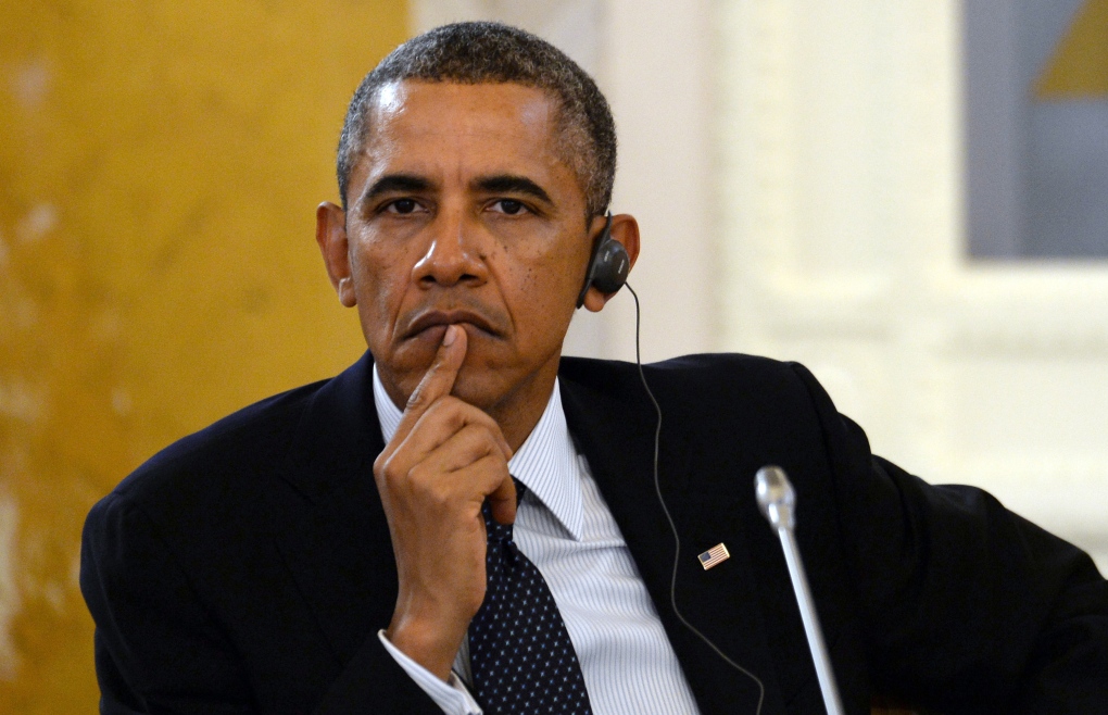 Obama tells gay rights activists, civil leaders they're making Russia stronger