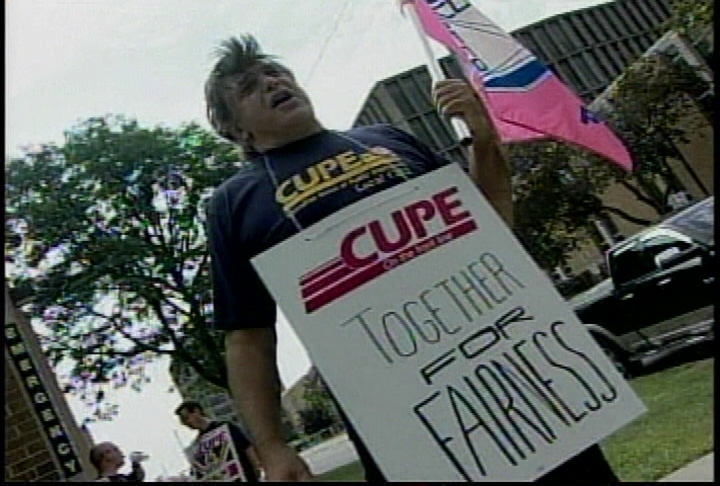 CUPE LOCAL 1393 on strike