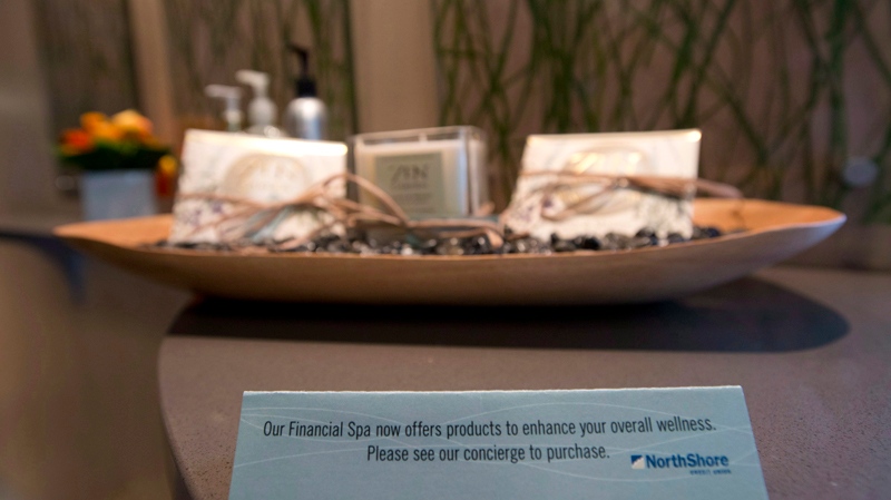 Canadian banks offering spa-like service