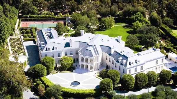 Candy Spelling has sold her lavish Los Angeles mansion to British heiress Petra Ecclestone. The home boasts 14 bedrooms, 27 bathrooms, a car park which can accommodate 100 vehicles and an in-house bowling alley.